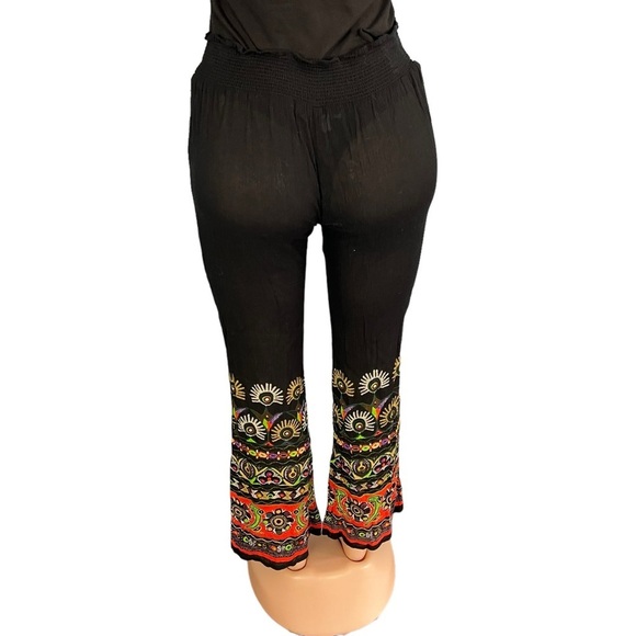 3/$30 🍂 Patrons of Peace Boho Black Floral Hem Flare Pant - Picture 8 of 9